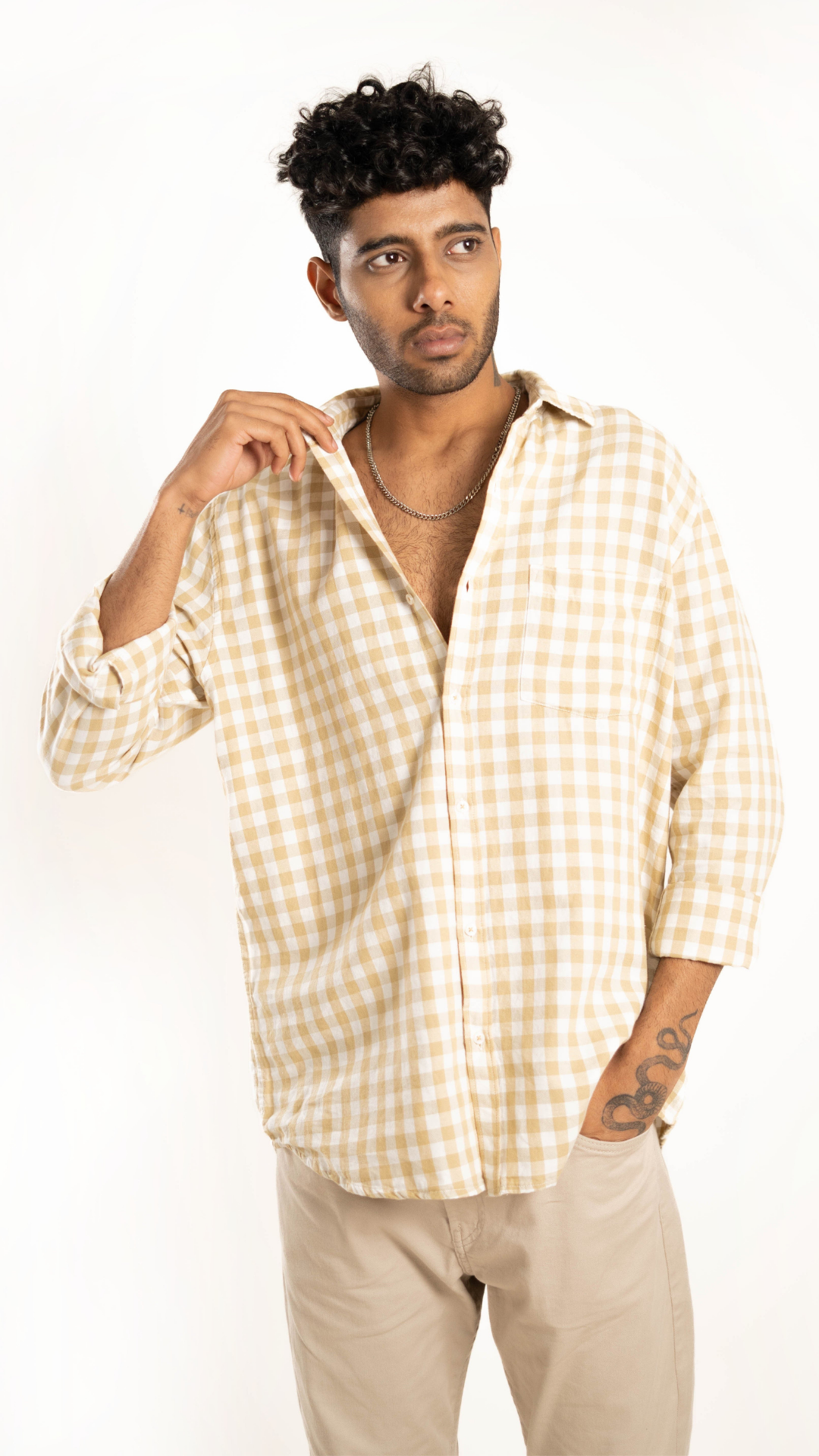 Men's Regular Fit Checked Full Sleeves Beige & Cream Front Pocket Shirt