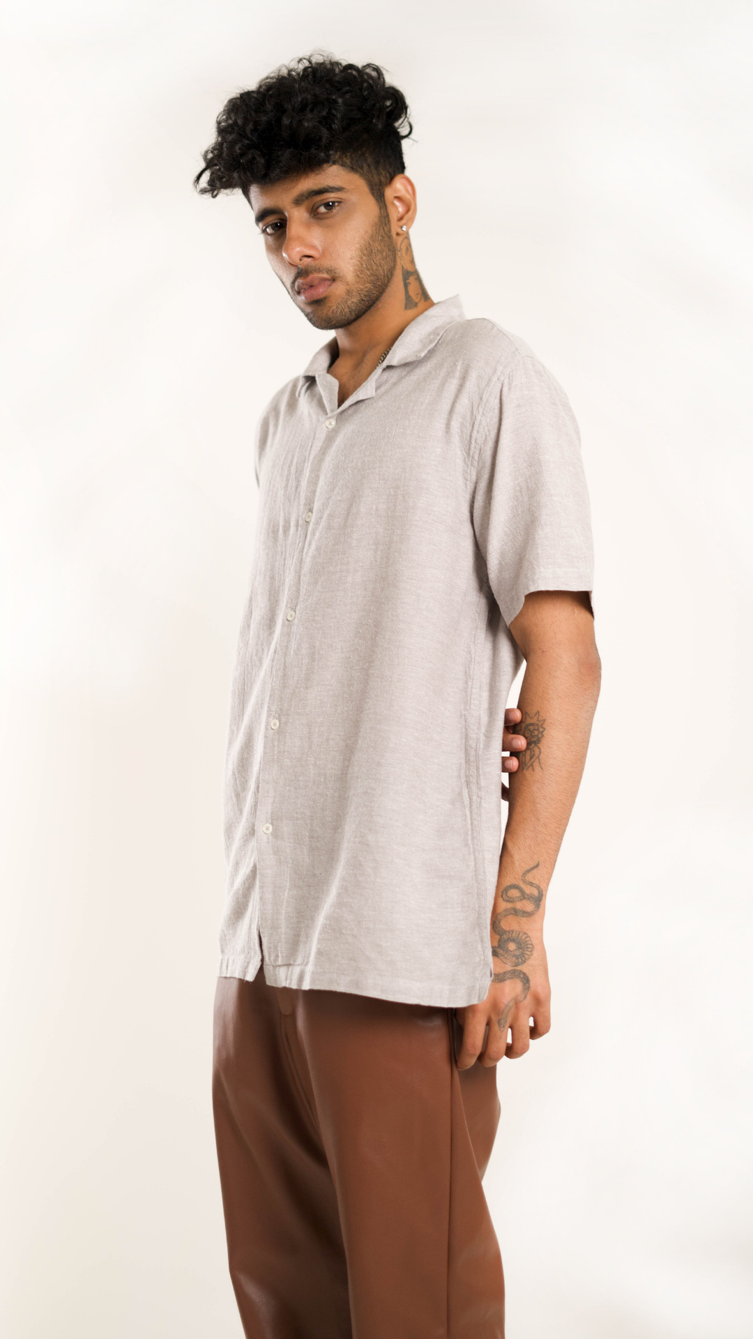 Men's Relaxed Fit Short Sleeves Grey Shirt