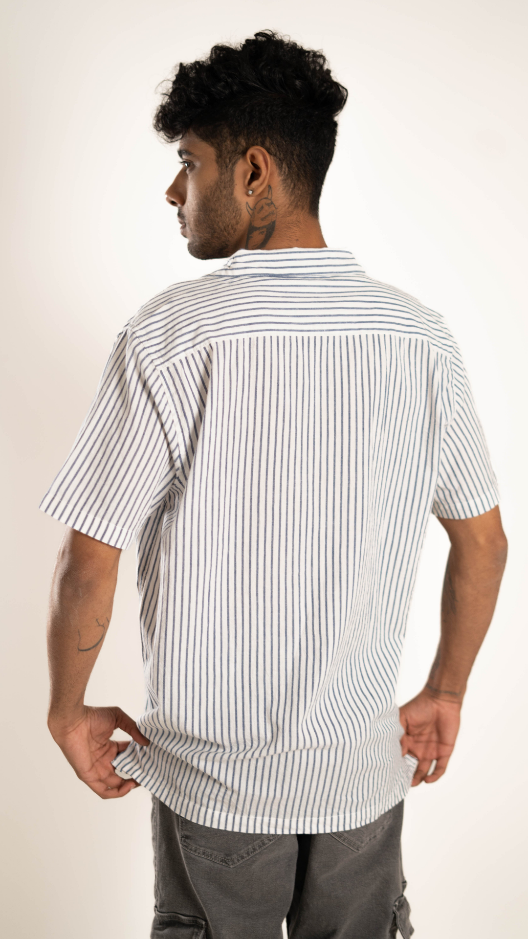 Men's Relaxed Fit Short Sleeves White Shirt With Blue Stripes