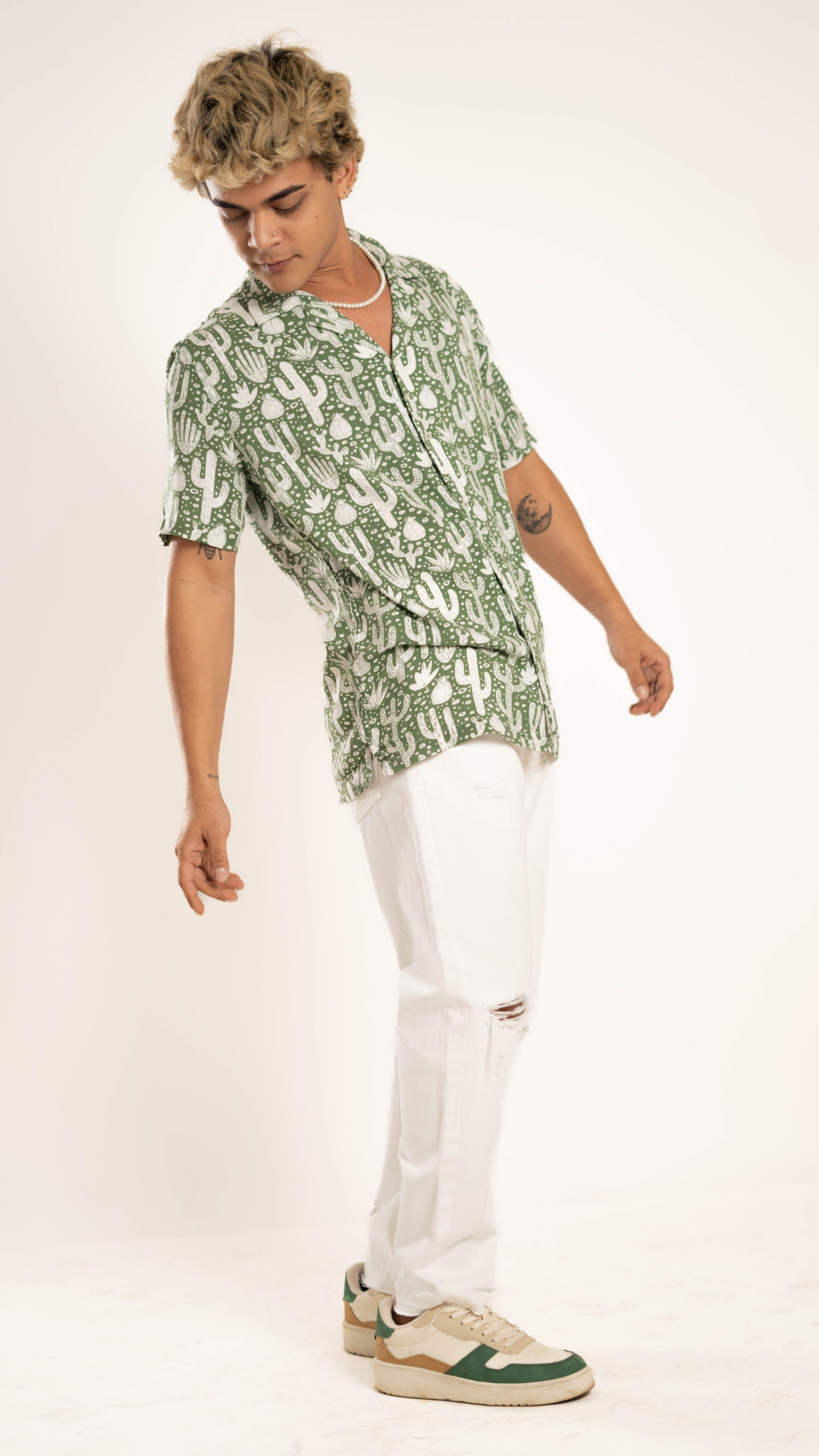 Men's Relaxed Fit Short Sleeves Pokey Cactus Printed Green Shirt