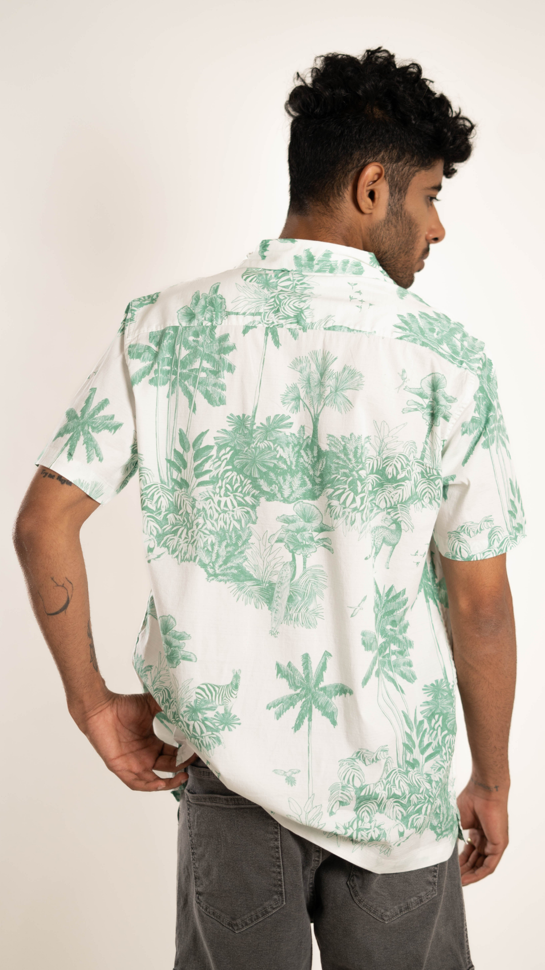 Men's Relaxed Fit Short Sleeves White Aloha Shirt