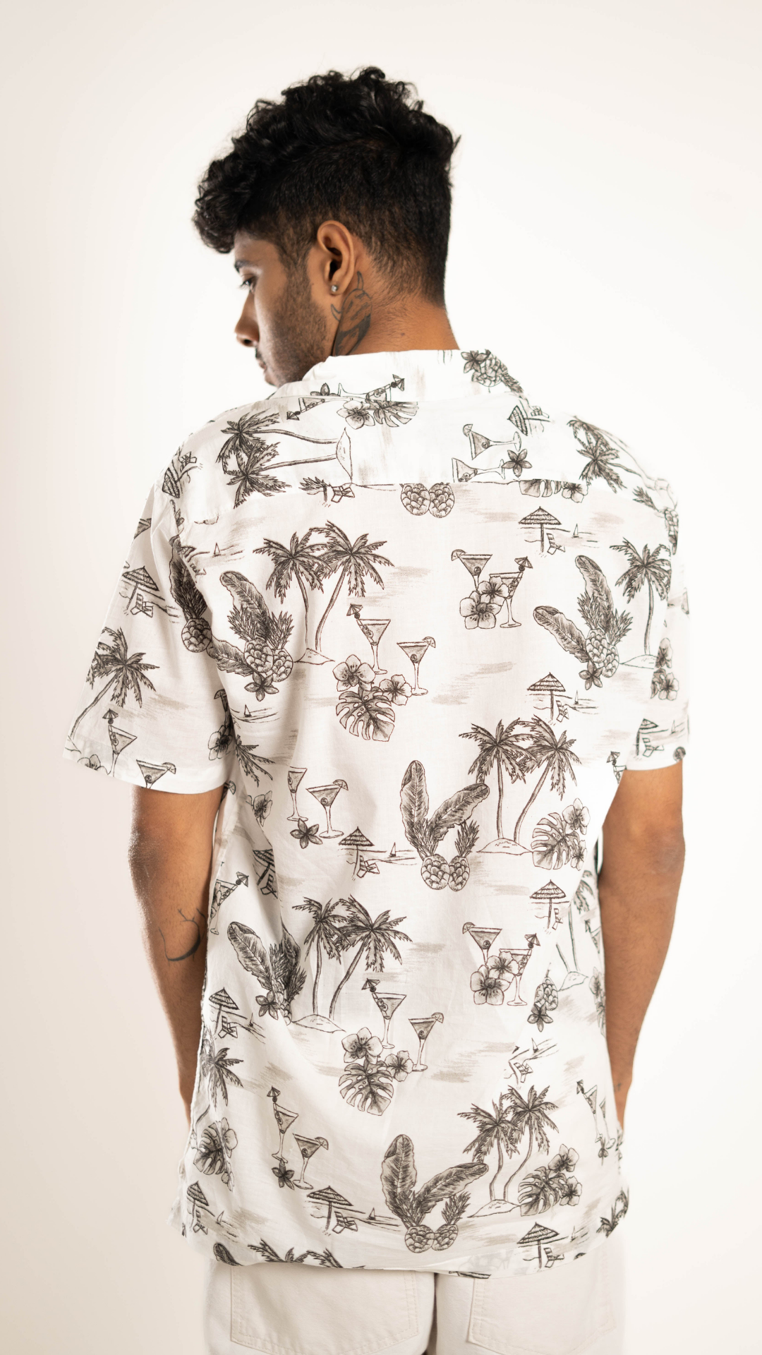 Men's Relaxed Fit Short Sleeves Sea Shore Side Printed White Shirt