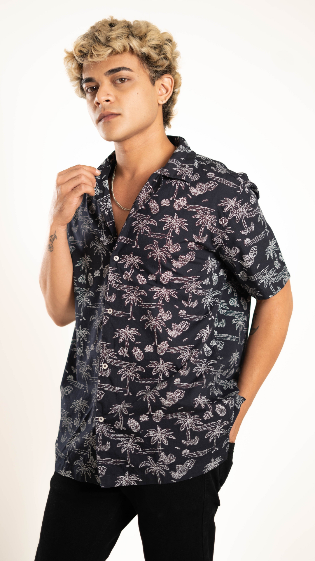 Men's Relaxed Fit Short Sleeves Palm In Black Shirt