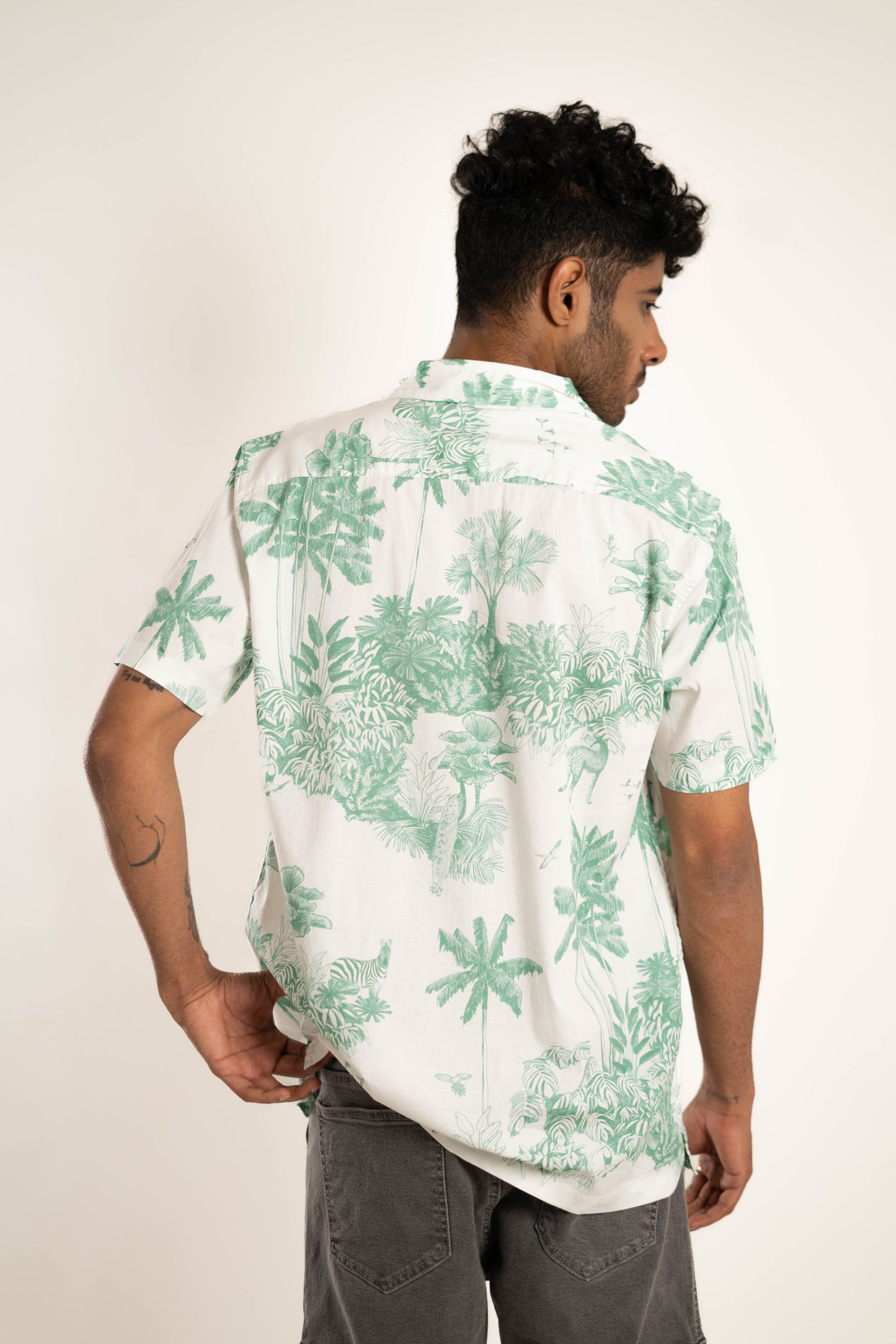 Men's Relaxed Fit Short Sleeves White Aloha Shirt