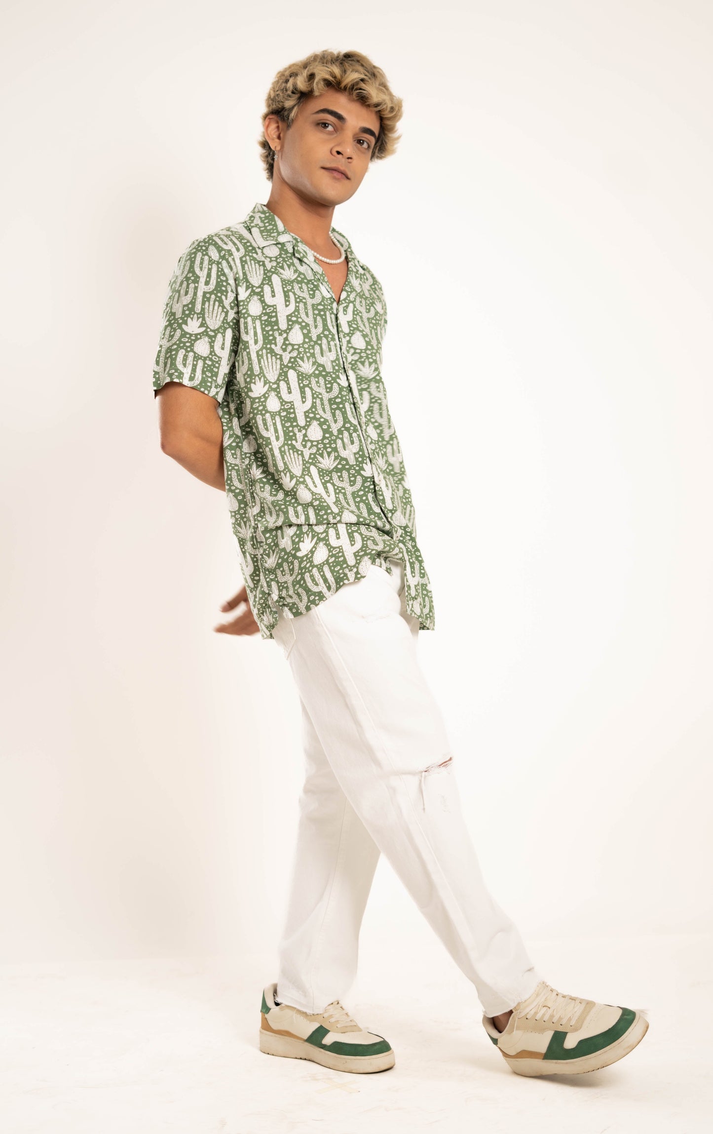 Men's Relaxed Fit Short Sleeves Pokey Cactus Printed Green Shirt