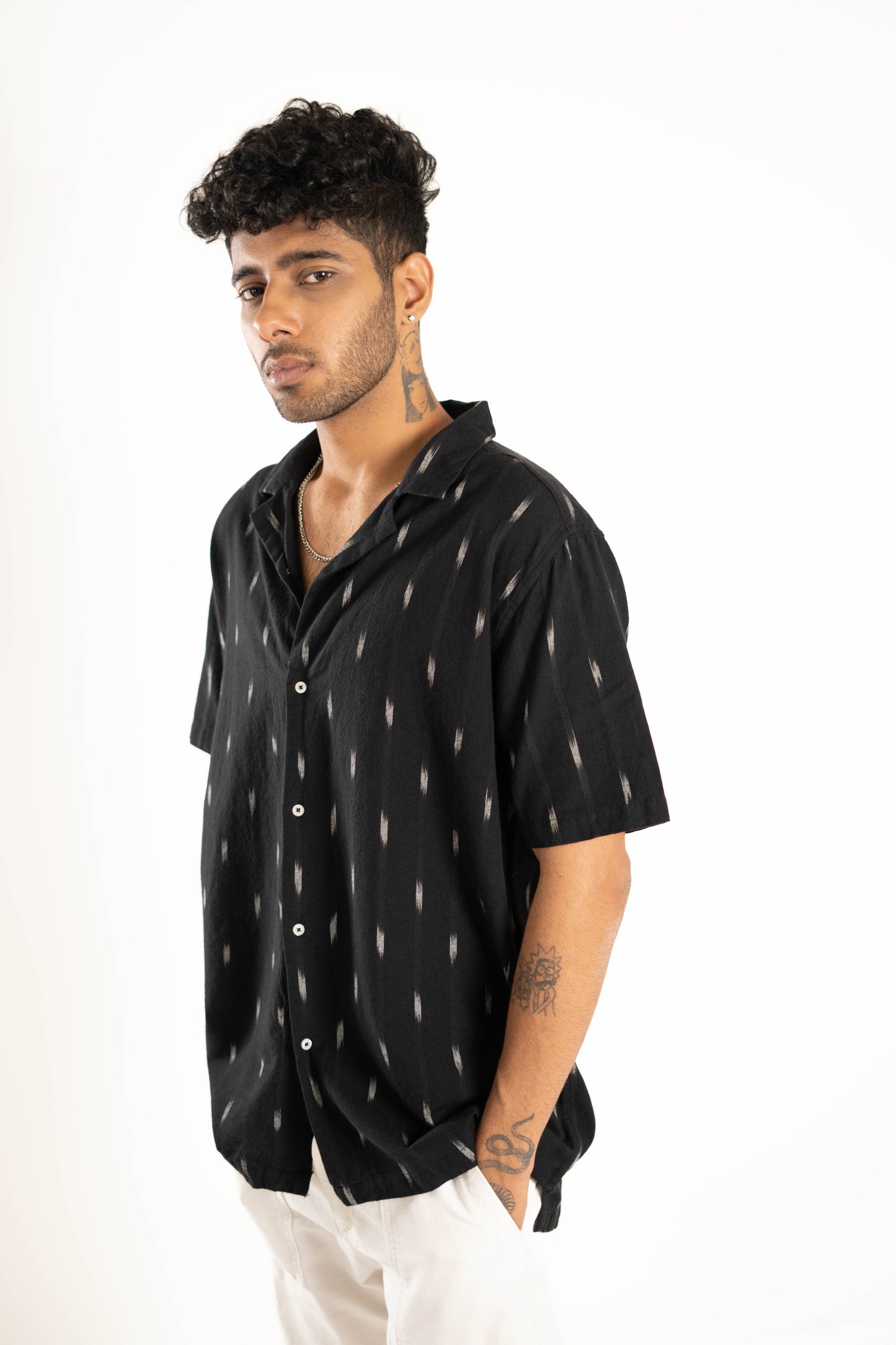 Men's Relaxed Fit Short Sleeves Black With White Strokes Shirt